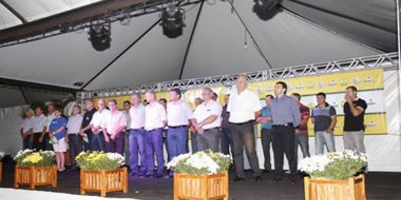Grandes expectativas marcam in&iacute;cio do Dia de Campo Copagril 2015