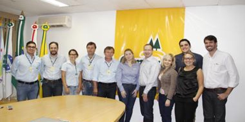 Comitiva da R&uacute;ssia visita a Copagril para falar sobre mercado de carnes